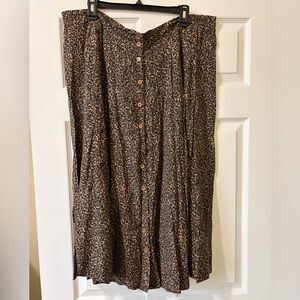 Chic Button Front Leopard Flowy Skirt, 2 front pockets, 2 extra buttons, 18/20